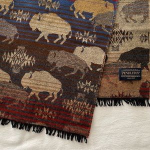 Pendleton Bison Scarf - Like New - Great Condition